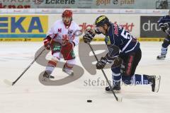 DEL - Eishockey - Playoff - Spiel 3 - ERC Ingolstadt - DEG Düsseldorf - Patrick Hager (ERC 52) stürmt zum Tor