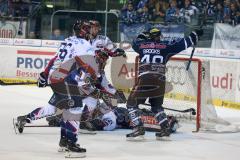 DEL - Eishockey - Playoff - Spiel 5 - ERC Ingolstadt - Iserlohn Roosters - Brendan Brooks (ERC 49) trifft ins Tor, gilt nicht