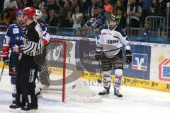 DEL - Eishockey - Finale 2015 - Spiel 5 - Adler Mannheim - ERC Ingolstadt - rechst Brandon Buck (ERC 9)