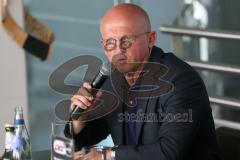 DEL - ERC Ingolstadt - Pressekonferenz - Vorstellung neue Trainer - Saison 2014/2015 - Sportdirektor Jiri Ehrenberger