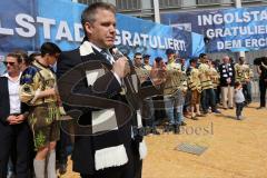 Rathausplatz Ingolstadt - ERC Ingolstadt - Vizemeisterschaftsfeier 2015 - Oberbürgermeister Christian Lösel hält die Rede vor den Fans