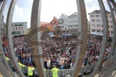 Rathausplatz Ingolstadt - ERC Ingolstadt - Vizemeisterschaftsfeier 2015 - 3000 Fans auf dem Rathausplatz