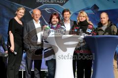 Saisoneröffnung ERC Ingolstadt - Von links Moderatorin Conny Oberhofes - Sportdirektor ERC Ingolstadt Jiri Ehrenbürger - Fanbeauftragte Petra Vogl - ERC Ingolstadt Geschäftsführer Claus Gröbner - Behindertenbeauftragte Sabine Schauer  - Kinderbeauftragter