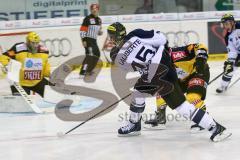 DEL - Vorbereitungsspiel - ERC Ingolstadt - Vienna Capitals - Saison 2014/2015 - John Laliberte (15) zieht auf das Tor ab