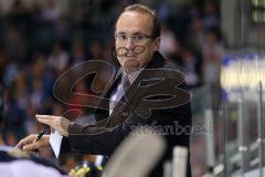 DEL - Vorbereitungsspiel - ERC Ingolstadt - Vienna Capitals - Saison 2014/2015 - Cheftrainer Larry Huras an der Bande treibt sein Team an, Schrei Emotion