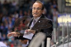 DEL - Vorbereitungsspiel - ERC Ingolstadt - Vienna Capitals - Saison 2014/2015 - Cheftrainer Larry Huras an der Bande treibt sein Team an, Schrei Emotion