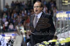 DEL - Vorbereitungsspiel - ERC Ingolstadt - Vienna Capitals - Saison 2014/2015 - Cheftrainer Larry Huras an der Bande treibt sein Team an, Schrei Emotion