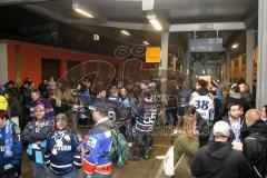 DEL - Eishockey - Sonderzug - ERC Ingolstadt - DEG - Saison 2015/2016 - Fans am Hauptbahnhof Ingolstadt - Foto: Markus Banai