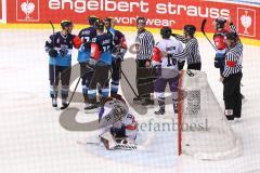 CHL - Champions Hockey League 2015 - ERC Ingolstadt - Braehead Clan - links oben Thomas Greilinger (ERC 39) trifft zum zweiten Mal Jubel Tor, Torwart Chris Holt (31) am Boden