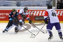 CHL - Champions Hockey League 2015 - ERC Ingolstadt - Braehead Clan - Petr Taticek (ERC 17) gegen Stefan Meyer (Topscorer) rechts