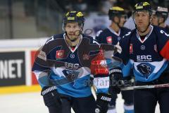 CHL - Champions Hockey League 2015 - ERC Ingolstadt - Braehead Clan - Petr Taticek (ERC 17) trifft zum 2:1 Tor, Jubel rechts Patrick McNeill (ERC 2)