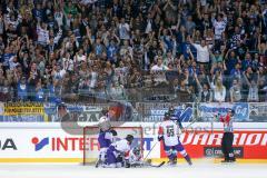 CHL - Champions Hockey League 2015 - ERC Ingolstadt - Braehead Clan - Tor durch rechts mitte John Laliberte (ERC 15). Tor wird vom Schiedsrichter nicht gegeben. Fans wütend, schreien