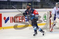 CHL - Champions Hockey League 2015 - ERC Ingolstadt - Braehead Clan - Thomas Pielmeier (ERC 50) lauf