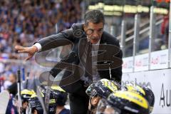 DEL - Eishockey - ERC Ingolstadt - Adler Mannheim - Saison 2015/2016 - Manny Viveiros (Trainer ERC Ingolstadt) mit der Leistung seiner Mannschaft unzufrieden - Foto: Jürgen Meyer