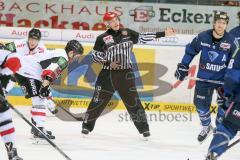 DEL - Eishockey - ERC Ingolstadt - Kölner Haie - Saison 2015/2016 - Der Linienrichter David Tschirner schickt Brandon Buck (#9 ERC Ingolstadt) vom Bully weg - Foto: Meyer Jürgen