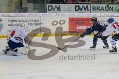 DEL - Eishockey - ERC Ingolstadt - Adler Mannheim - Saison 2015/2016 - Brandon Buck (#9 ERC Ingolstadt) - Emery Raymond Torwart(#30 Mannheim) - Carle Mathieu (#72 Mannheim) - Foto: Meyer Jürgen