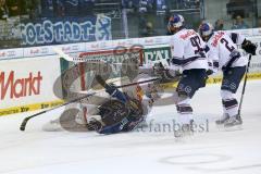 DEL - Eishockey - ERC Ingolstadt - EHC München Red Bull - Brandon Buck (ERC 9) rutscht mit dem Puck ins Tor von Torwart Danny aus den Birken (EHC) und erzielt das 2:1 Jubel