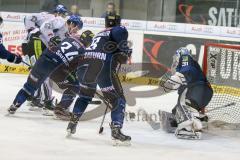 DEL - Eishockey - ERC Ingolstadt - Augsburger Panther - Saison 2015/2016 - Eisenhut Marco (#30 ERC Ingolstadt) - Stephan Kronthaler (#8 ERC Ingolstadt) - Benedikt Kohl (#34 ERC Ingolstadt) - Foto: Meyer Jürgen