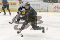 DEL - Eishockey - ERC Ingolstadt - Schwenninger Wild Wings - Saison 2015/2016 - Brandon Buck (#9 ERC Ingolstadt) mit einem Schlagschuss  -Foto: Meyer Jürgen