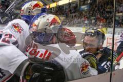 DEL - Eishockey - ERC Ingolstadt - EHC Red Bull München - John Laliberte (#15 ERC Ingolstadt) - Rauferei - Schlägerei - Saison 2015/2016 - Foto: Meyer Jürgen