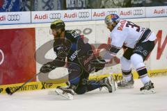 DEL - Eishockey - ERC Ingolstadt - EHC München Red Bull - Thomas Pielmeier (ERC 50) am Boden mit Puck