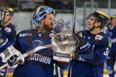 DEL - Eishockey - ERC Ingolstadt - Krefeld Pinguine - Saison 2015/2016 - Timo Pielmeier Torwart (#51 ERC Ingolstadt) - Benedikt Kohl (#34 ERC Ingolstadt) - Foto: Meyer Jürgen