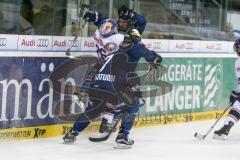 DEL - Eishockey - ERC Ingolstadt - EHC Red Bull München - Jared Ross (#42 ERC Ingolstadt) checkt Söderholm Toni (#26 München) - Brian Lebler (#7 ERC Ingolstadt) - Saison 2015/2016 - Foto: Meyer Jürgen