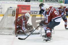 DEL - Eishockey - ERC Ingolstadt -Hamburg Freezers - Saison 2015/2016 - Cal Heeter Torwart(#34 Hamburg) - Thomas Pielmeier (#50 ERC Ingolstadt) - Morten Madsen (#9 Hamburg)  - Foto: Meyer Jürgen