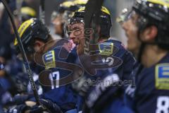 DEL - Eishockey - ERC Ingolstadt - Hamburg Freezers - Saison 2015/2016 - Alexander Barta (#92 ERC Ingolstadt) auf der Spielerbank - Foto: Meyer Jürgen