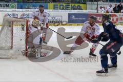 DEL - Eishockey - ERC Ingolstadt - Düsseldorfer EG - Saison 2015/2016 - Thomas Greilinger (#39 ERC Ingolstadt) mit dem 1:0 Führungstreffer - Niederberger Mathias Torwart DEG  - Schüle Tim #27 DEG -  Foto: Jürgen Meyer