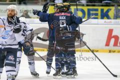 DEL - Eishockey - ERC Ingolstadt - Hamburg Freezers - Saison 2015/2016 - Danny Irmen (#19 ERC Ingolstadt) schiesst den 2:1 Führungstreffer - John Laliberte (#15 ERC Ingolstadt) - Brandon Buck (#9 ERC Ingolstadt) - Foto: Meyer Jürgen