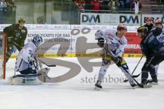 DEL - Eishockey - ERC Ingolstadt - Schwenninger Wild Wings - Saison 2015/2016 - Dimitri Pätzold Torwart (#32 Schwenningen) - John Laliberte (#15 ERC Ingolstadt) - Foto: Meyer Jürgen