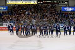 DEL - Eishockey - ERC Ingolstadt - Krefeld Pinguine - Saison 2015/2016 - Die Mannschaft bedankt sich bei den Fans - Foto: Jürgen Meyer