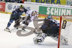DEL - Eishockey - ERC Ingolstadt - EHC Red Bull München - Patrick McNeill (#2 ERC Ingolstadt) - Timo Pielmeier Torwart (#51 ERC Ingolstadt) - Jaffray Jason (#15 München) - Saison 2015/2016 - Foto: Meyer Jürgen