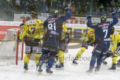 DEL - Eishockey - ERC Ingolstadt - Krefeld Pinguine - Saison 2015/2016 - Jared Ross (#42 ERC Ingolstadt) mit dem 2.0 Führungstreffer  - Foto: Meyer Jürgen