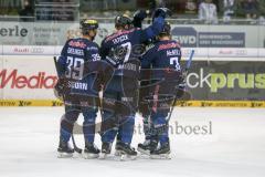 DEL - Eishockey - ERC Ingolstadt - Hamburg Freezers - Saison 2015/2016 - Alexander Barta (#92 ERC Ingolstadt) mit dem 3:1 Führungstreffer - Thomas Greilinger (#39 ERC Ingolstadt)  - Patrick McNeill (#2 ERC Ingolstadt) - Foto: Meyer Jürgen