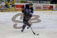 DEL - Eishockey - ERC Ingolstadt - Krefeld Pinguine - Saison 2015/2016 - Benedikt Schopper (#11 ERC Ingolstadt) beim warm machen -  Foto: Jürgen Meyer