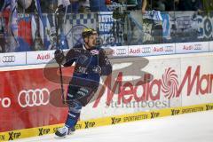 DEL - Eishockey - ERC Ingolstadt - Düsseldorfer EG DEG -  Thomas Greilinger (ERC 39) trifft, Puck prallt im Tor ab, Tor wird später nach Videobeweis gewertet. Torwart Mathias Niederberger (DEG 35), Jubel