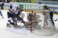 DEL - Eishockey - ERC Ingolstadt - EHC Red Bull München - Kastner Maximilian (#93 München) - Timo Pielmeier Torwart (#51 ERC Ingolstadt) - Saison 2015/2016 - Foto: Meyer Jürgen