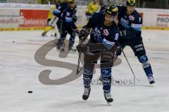 DEL - Eishockey - ERC Ingolstadt - Krefeld Pinguine - Saison 2015/2016 - Stephan Kronthaler (#8 ERC Ingolstadt) beim warm machen - Foto: Jürgen Meyer