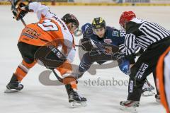 DEL - Eishockey - ERC Ingolstadt - Grizzlys Wolfsburg - Saison 2015/2016 - Brandon McMillan (ERC Ingolstadt) beim Bully - Foto: Meyer Jürgen