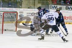 DEL - Eishockey - ERC Ingolstadt - Eisbären Berlin - Saison 2015/2016 - Petr Taticek (#17 ERC Ingolstadt) erziehlt das 2:0 das aber wegen Torraumabseits nicht gegeben wurde - Vehanen Petri Torwart (#31 Berlin) - John Laliberte (#15 ERC Ingolstadt) - Foto: