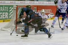 DEL - Eishockey - ERC Ingolstadt - Adler Mannheim - Saison 2015/2016 - Thomas Greilinger (#39 ERC Ingolstadt) - Endras Denis (#44 Mannheim) - Foto: Jürgen Meyer
