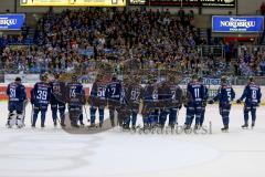 DEL - Eishockey - ERC Ingolstadt - Krefeld Pinguine - Saison 2015/2016 - Die Mannschaft bedankt sich bei den Fans - Foto: Jürgen Meyer