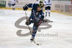 DEL - Eishockey - ERC Ingolstadt - Thomas Sabo Ice Tigers - Saison 2015/2016 - Salcido Brian (#22 ERC Ingolstadt) beim warm machen - Foto: Meyer Jürgen