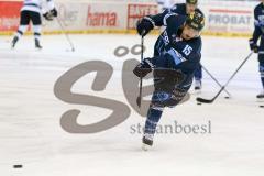 DEL - Eishockey - ERC Ingolstadt - Thomas Sabo Ice Tigers - Saison 2015/2016 - John Laliberte (#15 ERC Ingolstadt) beim warm machen - Foto: Meyer Jürgen