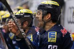 DEL - Eishockey - ERC Ingolstadt - EHC München Red Bull - Brian Salcido (ERC 22)  schimpft auf das Spielfeld