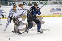 DEL - Eishockey - ERC Ingolstadt - Iserlohn Roosters - Kampf um den Puck rechts Petr Taticek (ERC 17)