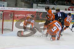 DEL - Eishockey - ERC Ingolstadt - Grizzlys Wolfsburg - Saison 2015/2016 - John Laliberte (#15 ERC Ingolstadt) trifft zum 1:0 Führungstreffer - Vogel Sebastian Torwart (#25 Wolfsburg) - Likens Jeffrey (#9 Wolfsburg) - Wurm Armin (#12 Wolfsburg) - Brandon 