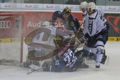 DEL - Eishockey - ERC Ingolstadt - Hamburg Freezers - Saison 2015/2016 - Salcido Brian (#22 ERC Ingolstadt) - Cal Heeter Torwart(#34 Hamburg) - Sean Sullivan (#37 Hamburg) - Petr Taticek (#17 ERC Ingolstadt) - Foto: Meyer Jürgen